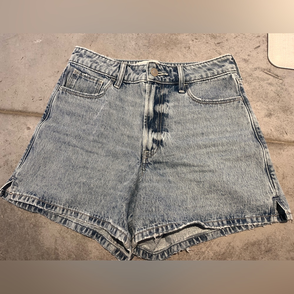 Hollister Ultra High Rise 90’s Shorts